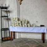 Kleiderständer und Gesangsbücher für den Gottesdienst Wenzelskirche Naumburg