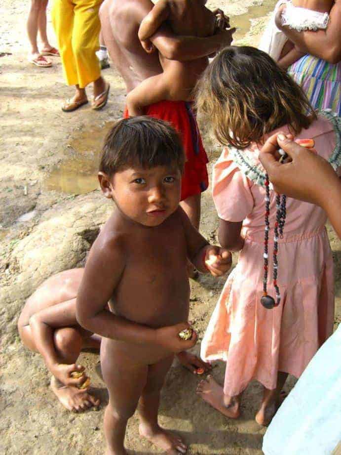 Warao Junge im Orinoco Delta