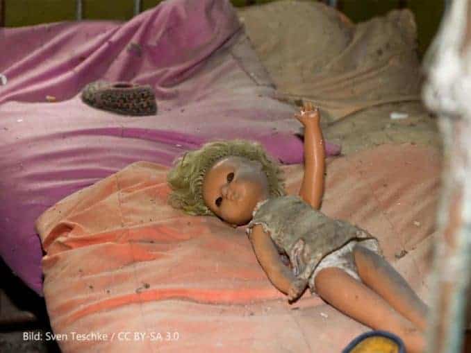 Tschernobyl Puppe Kinderbett Tschernobyl Puppe Kinderbett