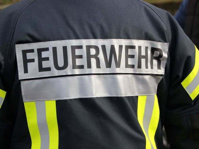 Feuerwehrmann von hinten