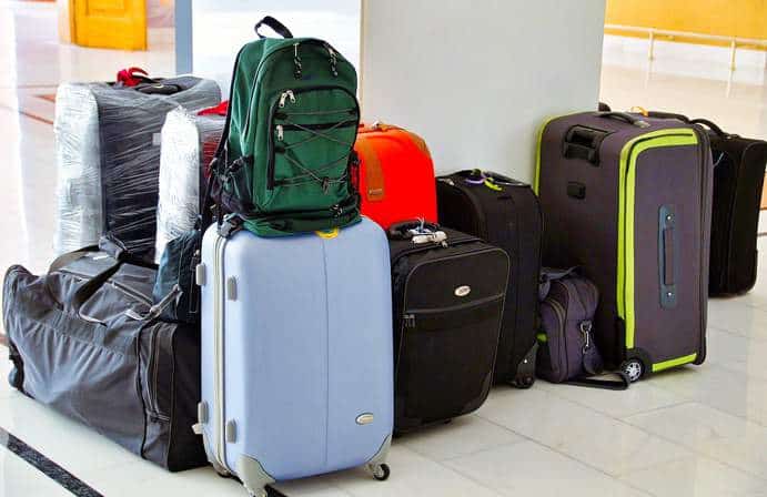 Koffer Stress mit zu viel Gepäck