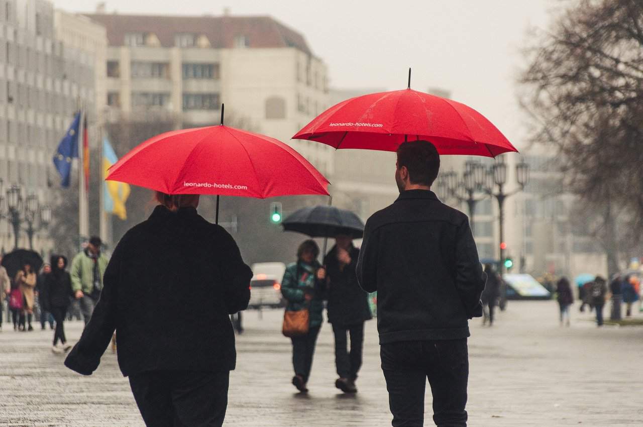 Der Klassiker: Regenschirme verkaufen