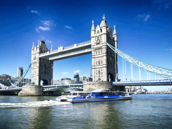 Die Tower Bridge in London