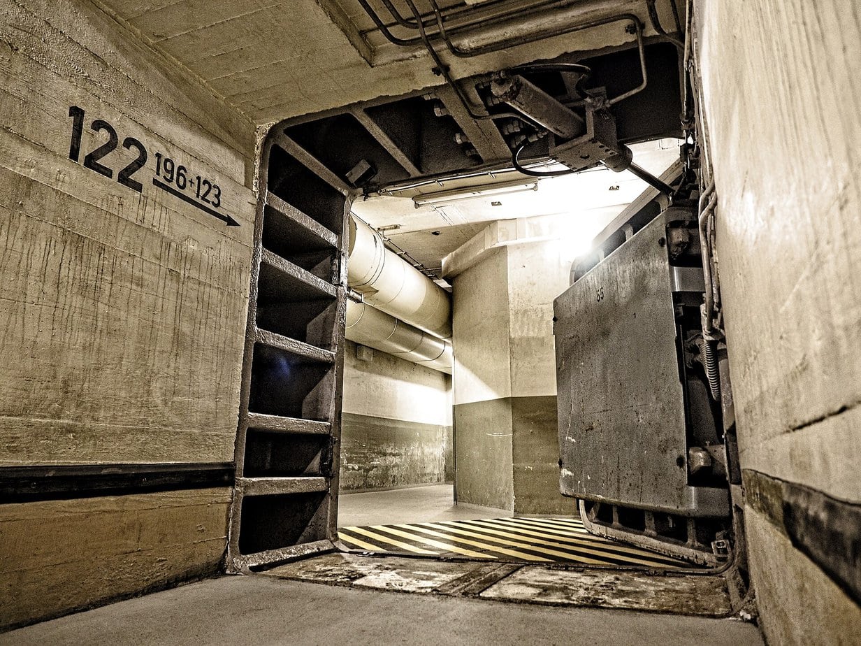 Tür des Innenbereichs des Regierungsbunkers