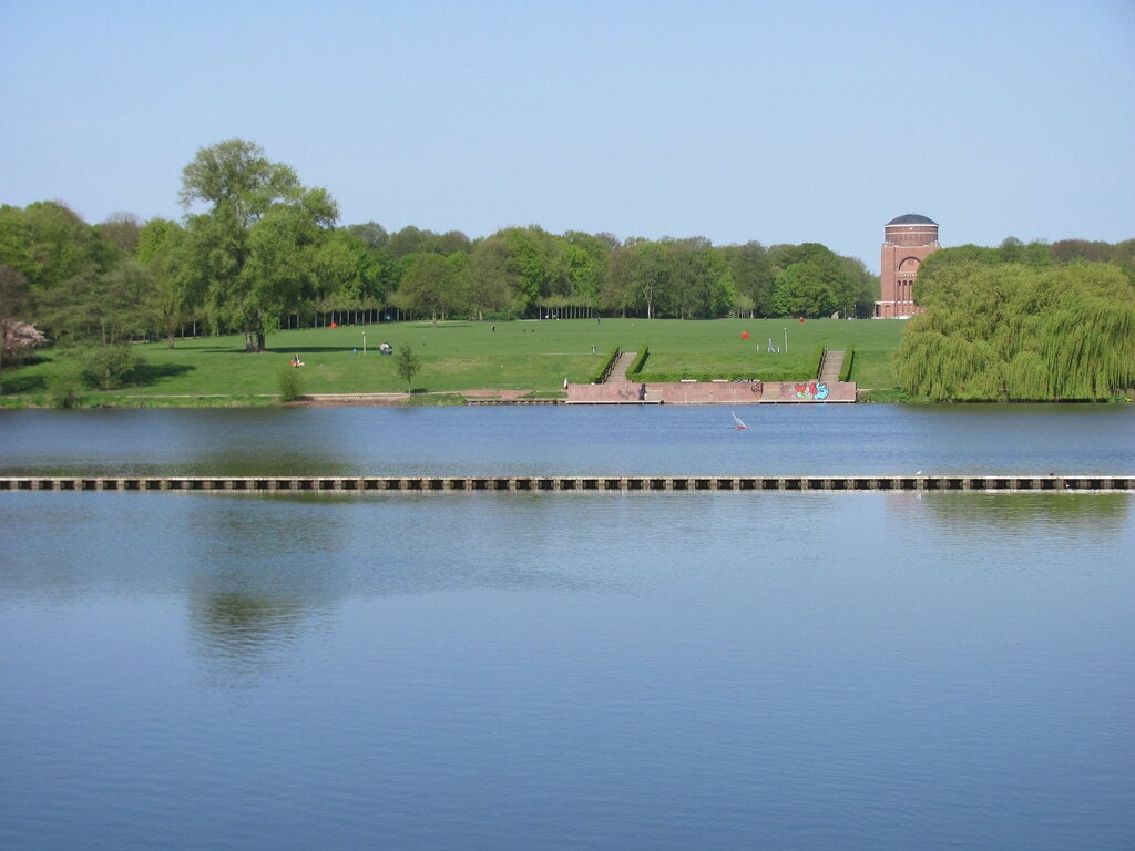 Wellness-Oasen in Hamburg: Gesundheit neu erleben Stadtparksee und Festwiese